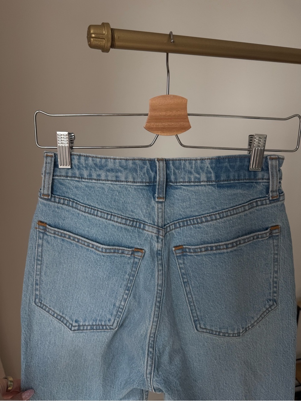 Abercrombie 90s Relaxed Cuffed Jeans Light Wash 26 - Picture 8 of 14
